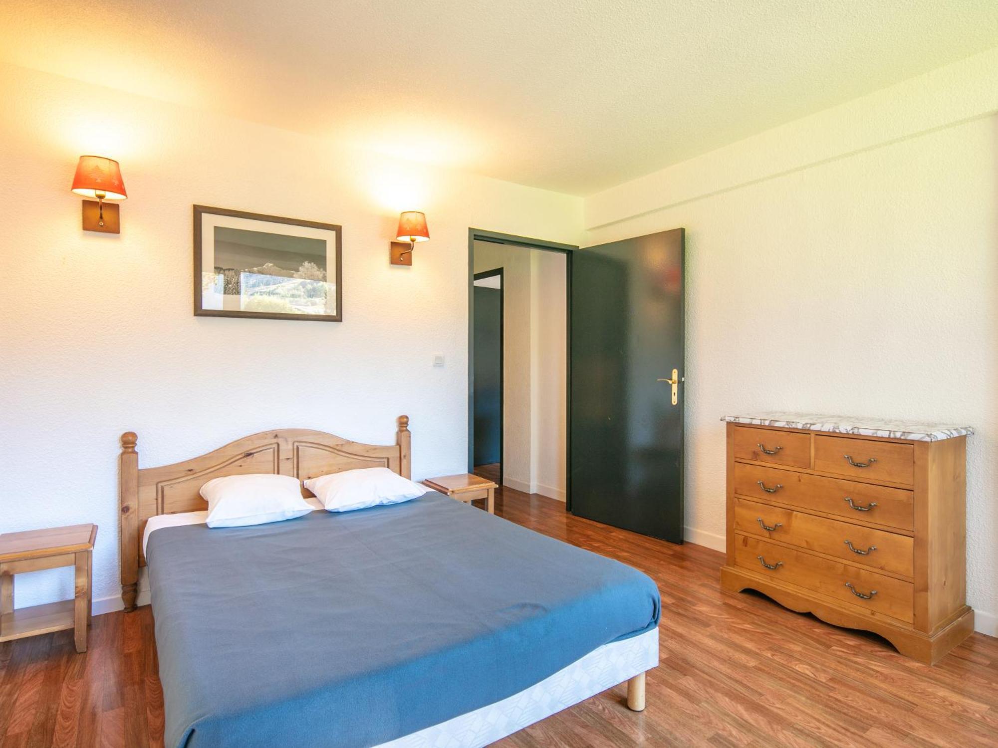 1 Bedroom Apartment sleeping area