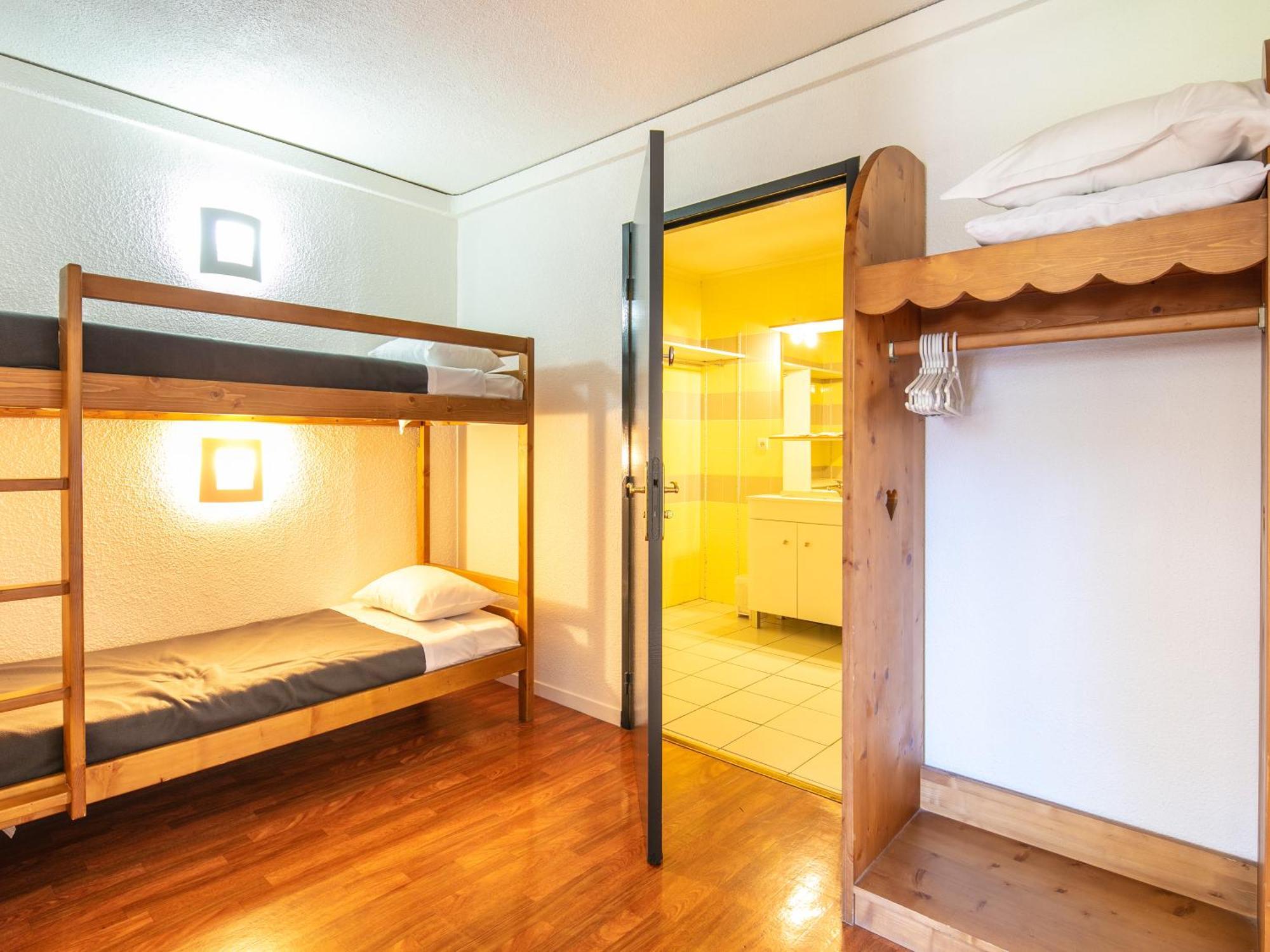 1 Bedroom Apartment sleeping area